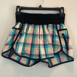 EUC Lululemon 🍋 Track That 4 inch shorts
